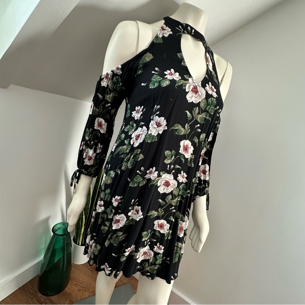 American Eagle Outfitters : 3/4 Length Cut Sleeve Shoulderless Floral Midi Dress